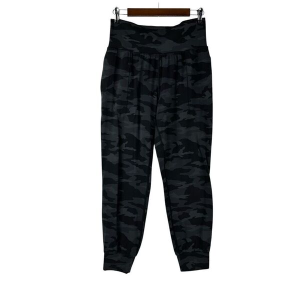 Athleta Salutation Camo Jogger size Medium - Picture 4 of 12